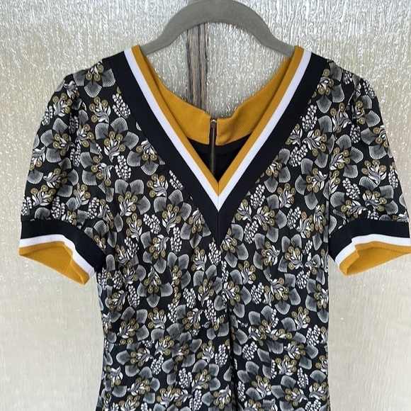 Slate & Willow Floral Varsity Trim V Neck Mini Dress in size 2. EUC - Picture 5 of 10